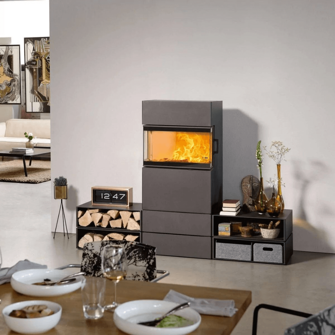 Moderner Speicherofenkaminbausatz des Herstellers Austroflamm