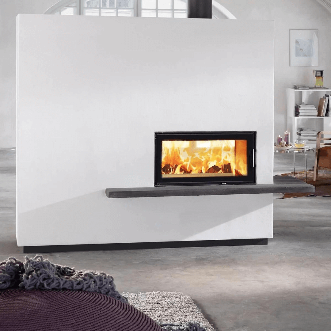 Tunnelkamin mit Sitzbank