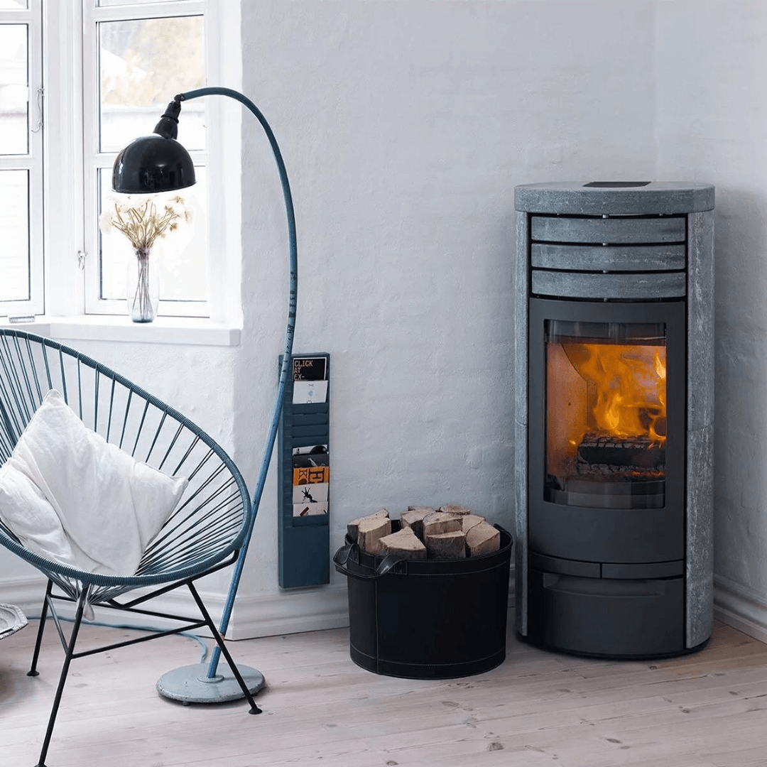 Speicherofen mit Natursteinverkleidung
