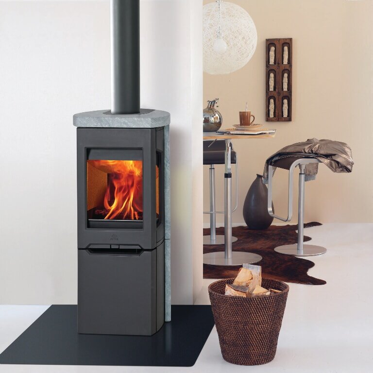 Kaminofen Gussofen Jotul F 165 - Gusssockel mit Seitenfenstern - 5 kW - schwarz lackiert (BP)