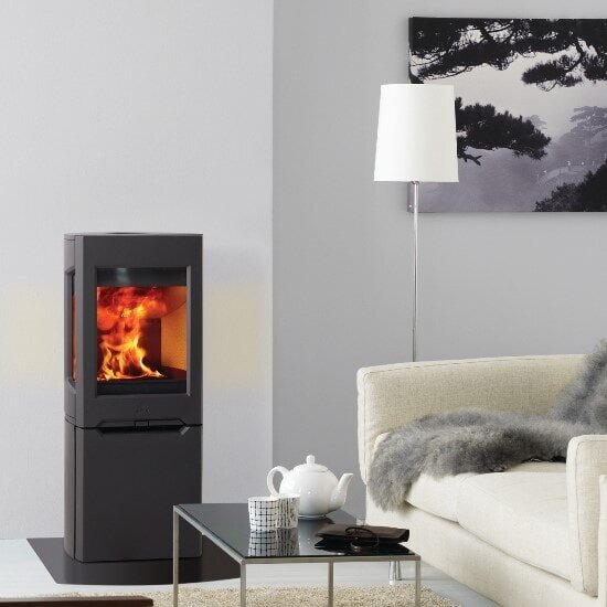 Kaminofen Gussofen Jotul F 165 - Gusssockel mit Seitenfenstern - 5,5 kW - schwarz lackiert (BP)