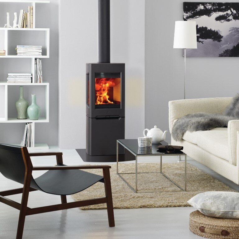 Kaminofen Gussofen Jotul F 165 - Gusssockel mit Seitenfenstern - 5,5 kW - schwarz lackiert (BP)