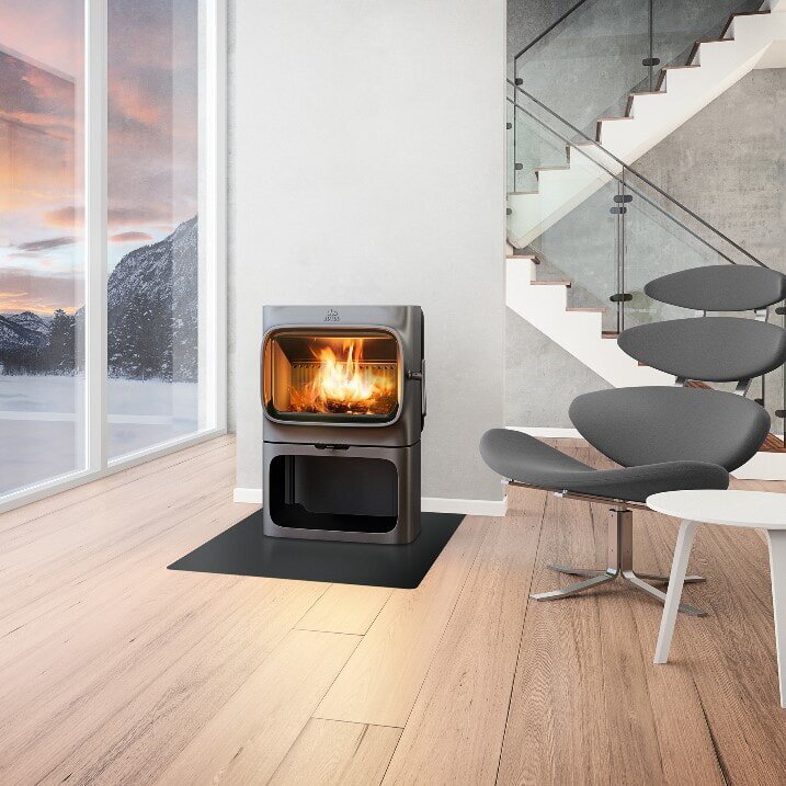 Kaminofen Gussofen Jotul F 305 B R (Hitzeschutzplatte) mit Sockel - 7 kW - schwarz lackiert (BP)