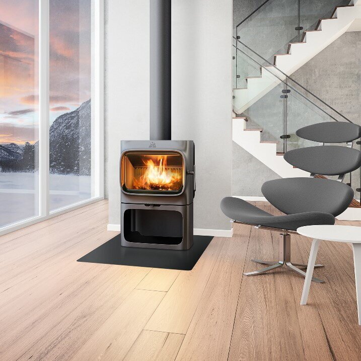 Kaminofen Gussofen Jotul F 305 B R (Hitzeschutzplatte) mit Sockel - 7 kW - schwarz lackiert (BP)