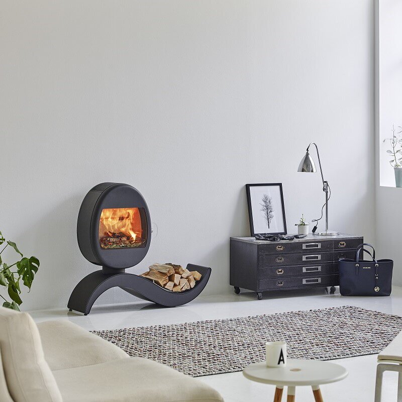 Kaminofen SCAN 66-5 S-Curve inkl. S-Sockel - 5 kW - Schwarz