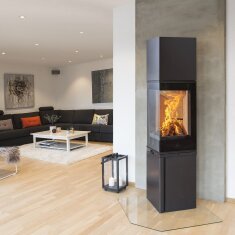 Kaminofen SCAN 80-4 Hightop - Sockel mit Tür - 6 kW - Schwarz