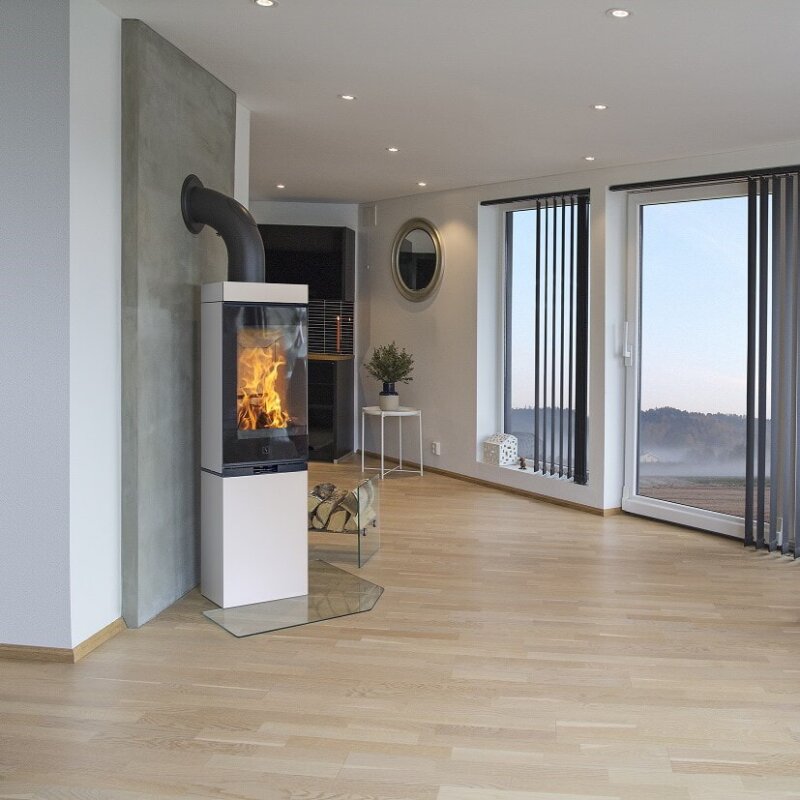 Kaminofen SCAN 80-1 - mit geschlossenem Sockel - 6 kW - Weiss