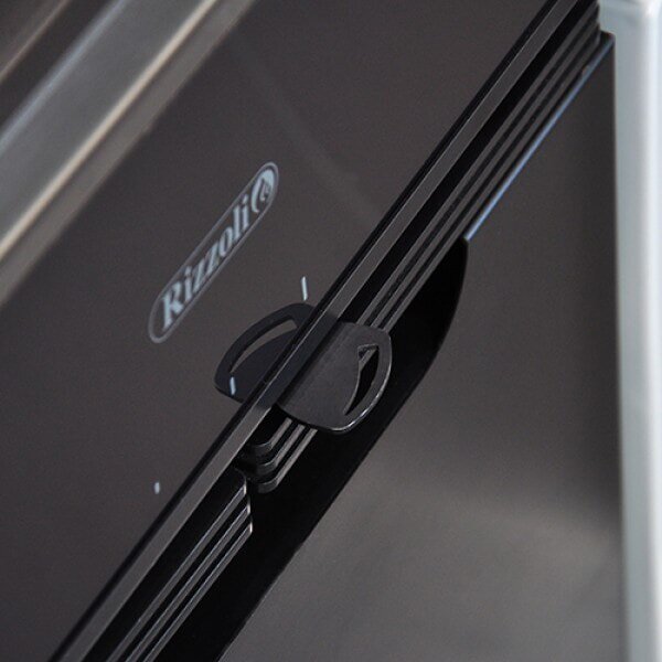 Kaminofen Rizzoli - Serie X Art - Plus - 7,7 kW - Keramikverkleidung