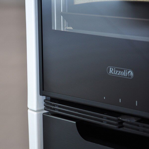 Kaminofen Rizzoli - Serie X Art - Plus - 7,7 kW - Keramikverkleidung