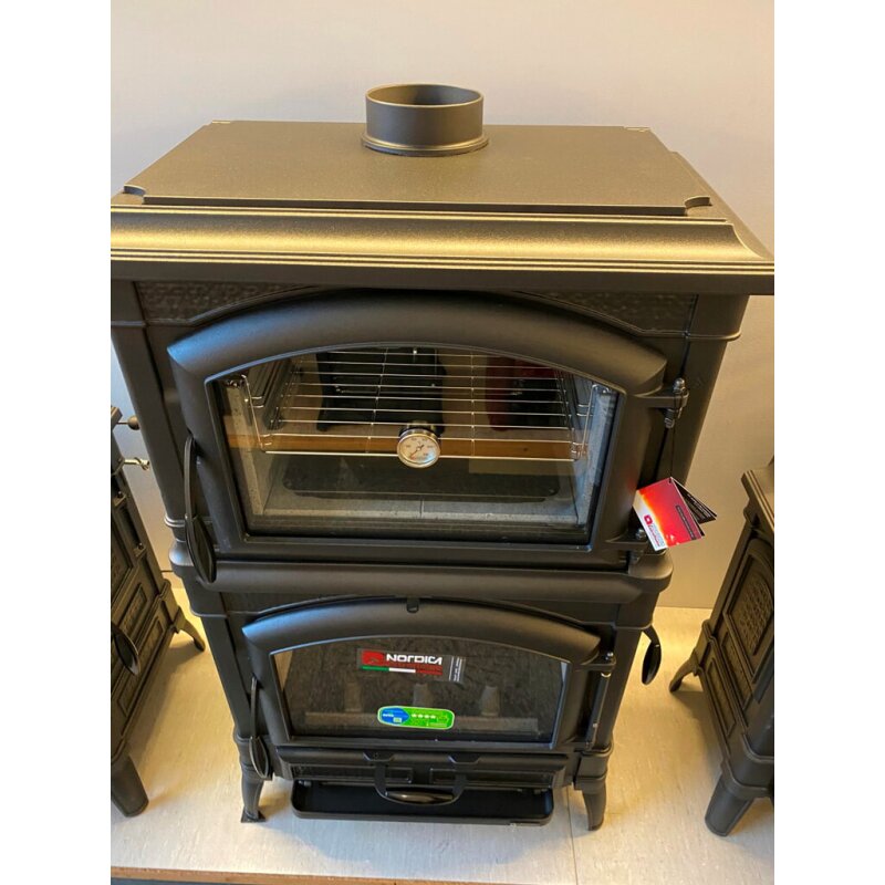 Kaminofen Gussofen La Nordica Isotta Forno Evo - 9,7 kW - AUSSTELLUNGSGERÄT