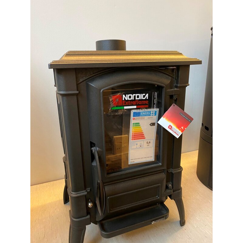 Kaminofen Gussofen La Nordica Giulietta X 4.0 - 6,5 kW - AUSSTELLUNGSSTÜCK