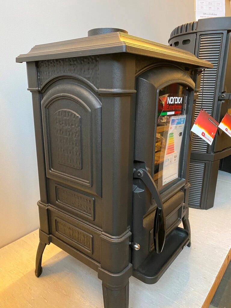 Kaminofen Gussofen La Nordica Giulietta X 4.0 - 6,5 kW - AUSSTELLUNGSSTÜCK