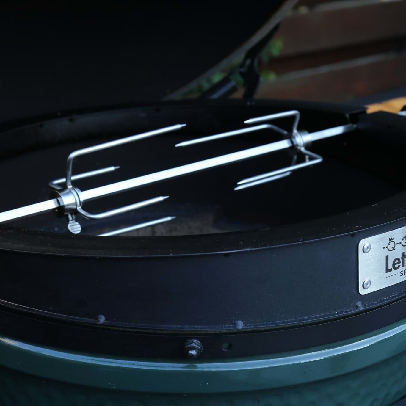 LetzQ Spirit Big Green Egg - elektrischer Drehspieß/ Rotisserie 