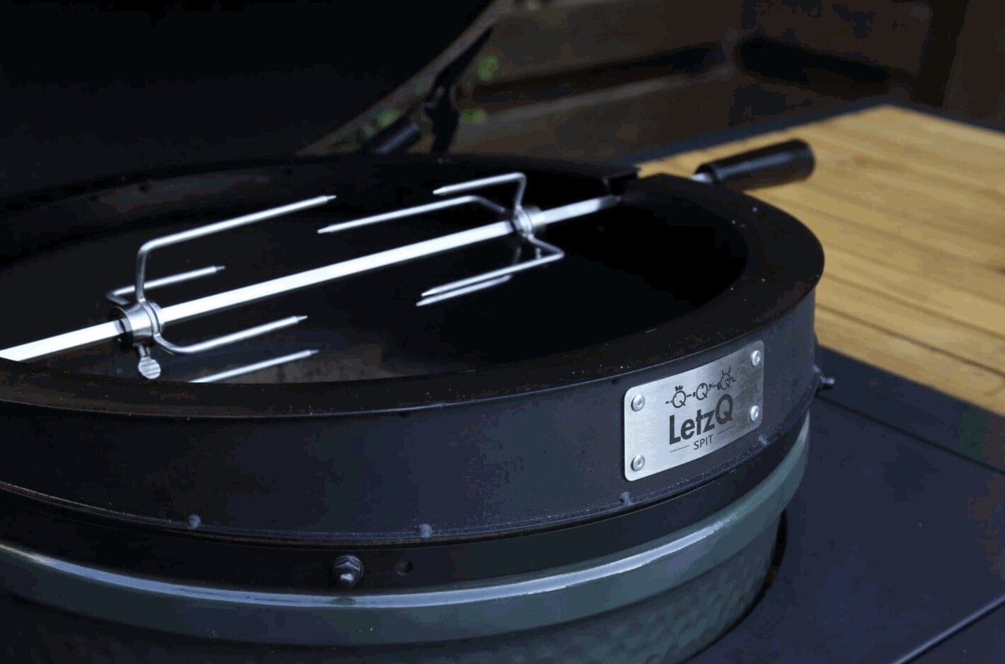 Big Green Egg - elektrischer Drehspieß/ Rotisserie LetzQ für MiniMax