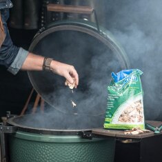 Big Green Egg - Räucher Holzchips Walnuss/ Hickory