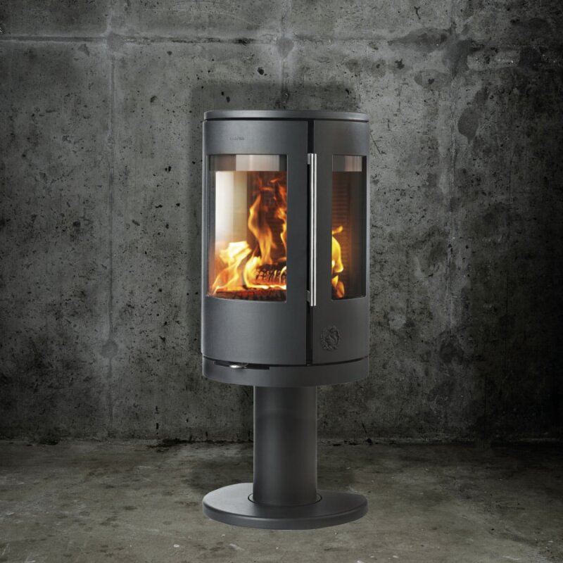 Kaminofen Morsoe 7449 auf hohem Säulenpodest - 4,3 kW