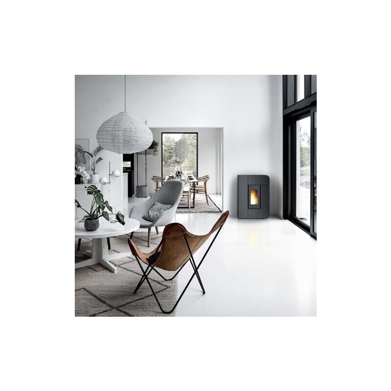 Eckiger Pelletofen MCZ Amy Air - 6 kW, grau