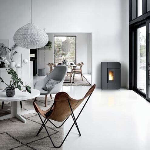 Eckiger Pelletofen MCZ Amy Air - 6 kW, grau