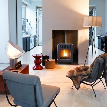 Pelletofen MCZ CUTE Air 8 UP M1 (Anschluss oben) - Maestro+ - Schwarz - 8 kW