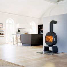 Kaminofen SCAN 66-4 mit eckigem Sockel (Plinth) - 5 kW - Schwarz