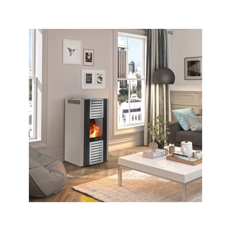 Eckiger Pelletofen Justus Sirkos Aqua Stahl Schwarz - 9,2 kW im Wohnzimmer