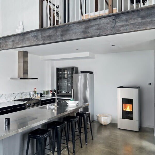 Pelletofen wassergeführt MCZ JAZZ Hydromatik 30 R M1 (Anschluss hinten) - Maestro+ - 28,5 kW