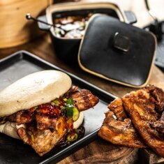 Big Green Egg - gusseiserne Grillpresse/ Hamburgerpresse