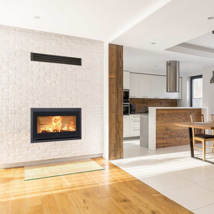 Kamineinsatz SCAN 1006 BB schwarzes Glas/ schwarze Kantenleiste 32 mm - 7 kW