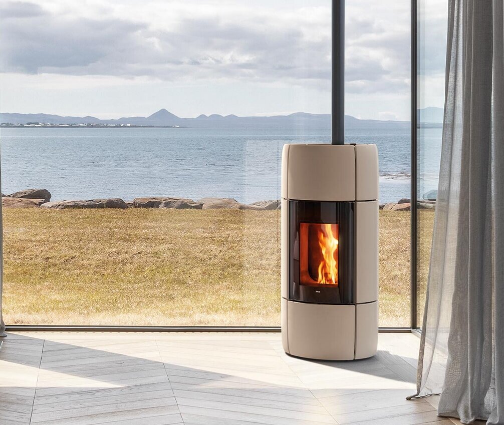 Pelletofen MCZ CURVE Air Matic 8 UP M2 Core (Anschluss oben) - Maestro+ - 8 kW