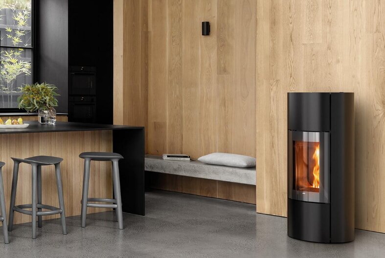 Pelletofen MCZ MOOD Comfort Air 8 CORE R (Anschluss hinten) kanalisierbar - Maestro+ - 8 kW