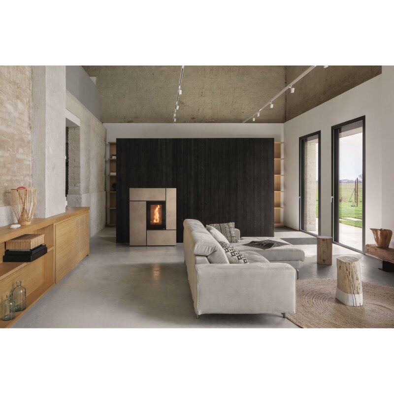 Pelletofen MCZ Feel Comfort Air Matic 12  Core R (Anschluss hinten) kanalisierbar - Maestro+ - 12 kW