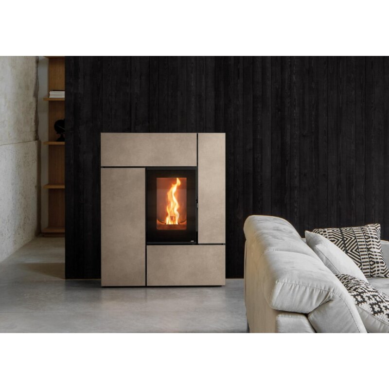 Pelletofen MCZ Feel Comfort Air Matic 12  Core R (Anschluss hinten) kanalisierbar - Maestro+ - 12 kW