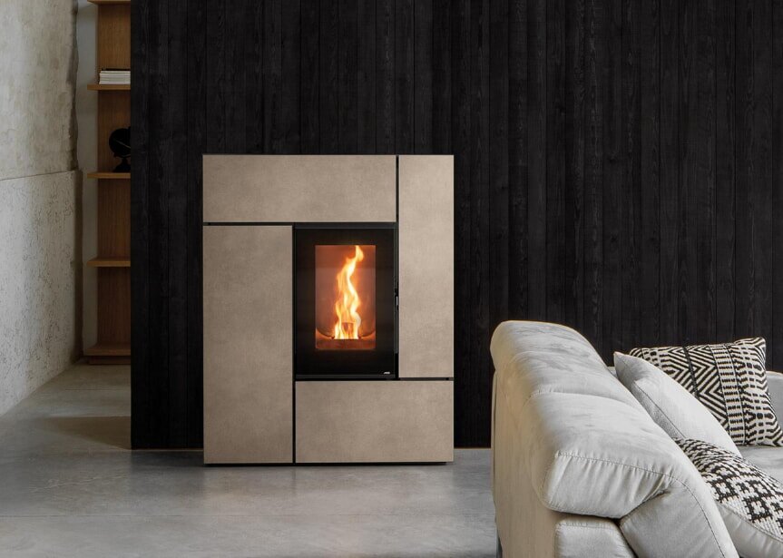 Pelletofen MCZ Feel Comfort Air Matic 12  Core R (Anschluss hinten) kanalisierbar - Maestro+ - 12 kW