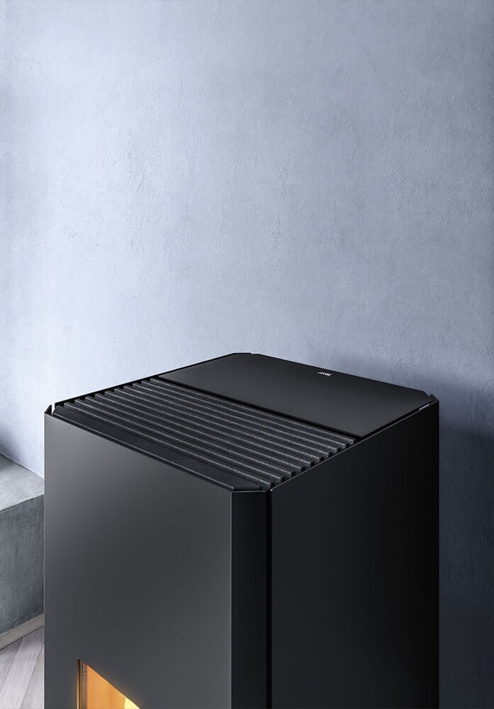 Pelletofen MCZ MAKO Comfort Air Matic 8 Core R (Anschluss hinten) kanalisierbar - Maestro+ - 8 kW