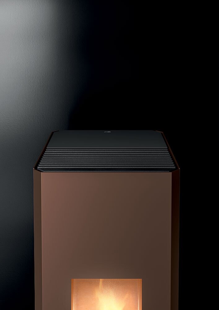 Pelletofen MCZ MAKO Comfort Air Matic 8 Core R (Anschluss hinten) kanalisierbar - Maestro+ - 8 kW