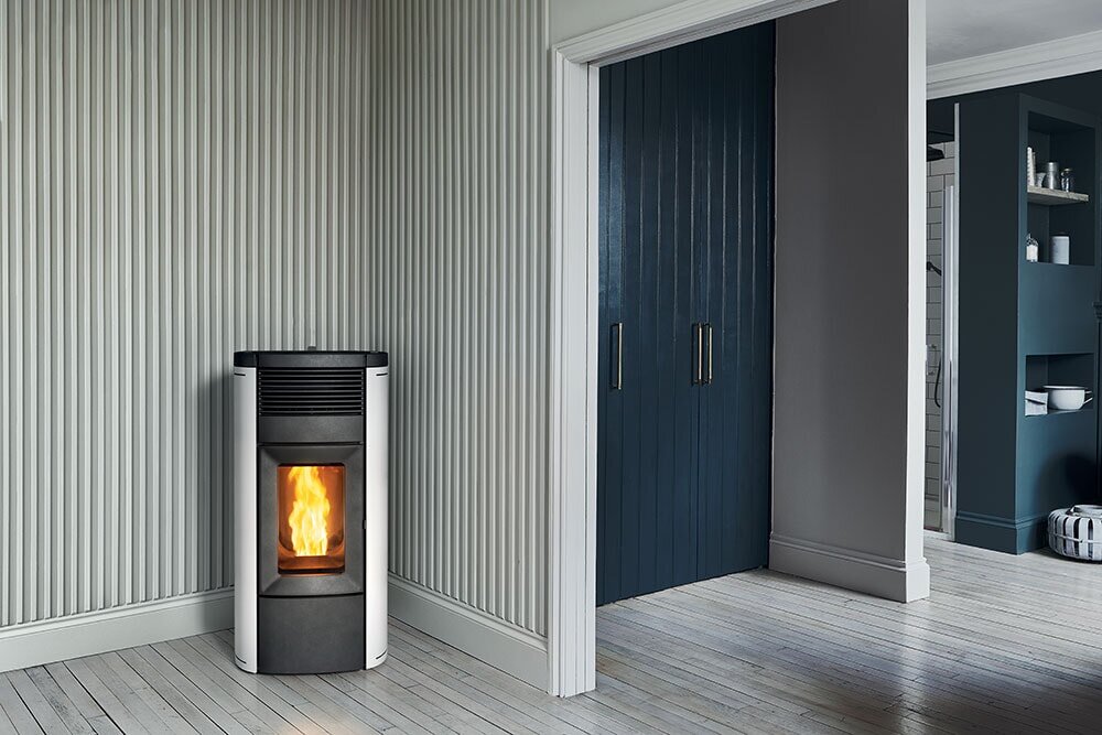 Pelletofen MCZ MUSA Comfort Air Matic 14 R CORE M3 (Anschluss hinten) kanalisierbar - Maestro+ - 14 kW