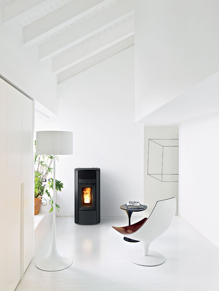 Pelletofen MCZ CLUB Absolute Air Matic 10 CORE R M3 (Anschluss hinten) - Maestro+ - 10 kW