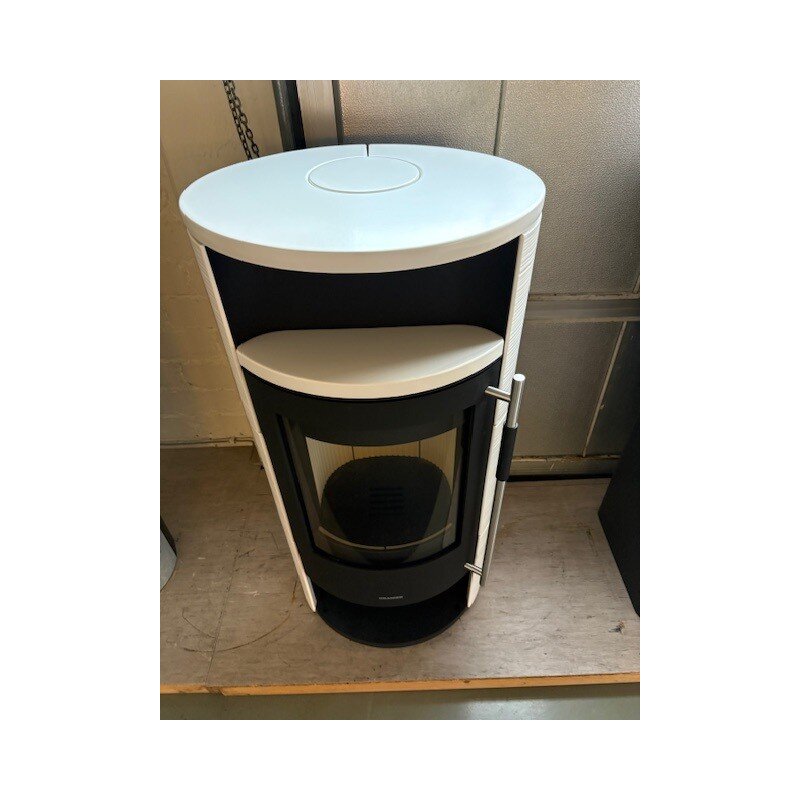 Kaminofen Oranier Polar Neo 6 - 6,5 kW - Stahl Schwarz - Verkleidung Keramik Seidenweiß Lines - AUSSTELLUNGSSTÜCK