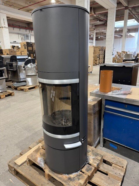 Kaminofen  SCAN 83-4 Maxi, Griff und Leisten Alu, grau - 5 kW (RLU) - B-Ware