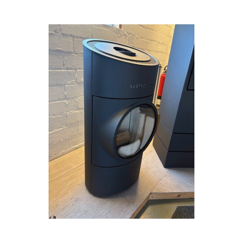 Kaminofen Austroflamm Clou Compact 2.0 - 6 kW - AUSSTELLUNGSSTÜCK