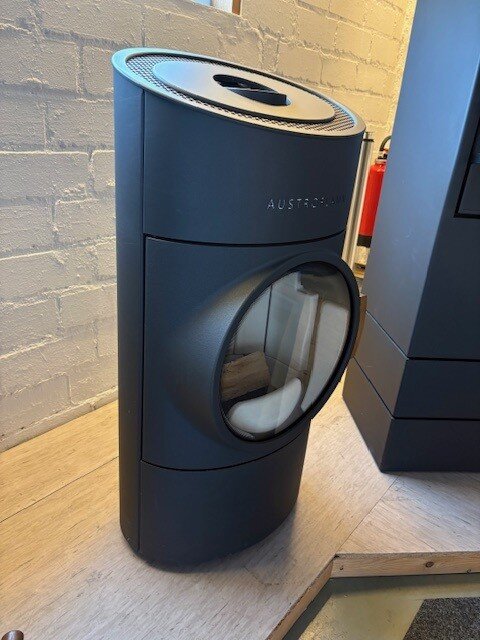 Kaminofen Austroflamm Clou Compact 2.0 - 6 kW - AUSSTELLUNGSSTÜCK
