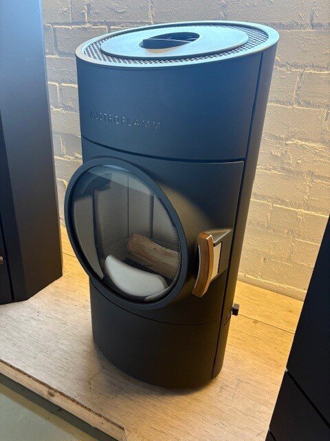 Kaminofen Austroflamm Clou Compact 2.0 - 6 kW - AUSSTELLUNGSSTÜCK
