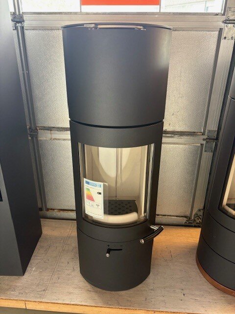 Kaminofen Austroflamm Tower Xtra 2.0 - 4 kW - Gussgrau (Wärmespeicherung) - AUSSTELLUNGSSTÜCK