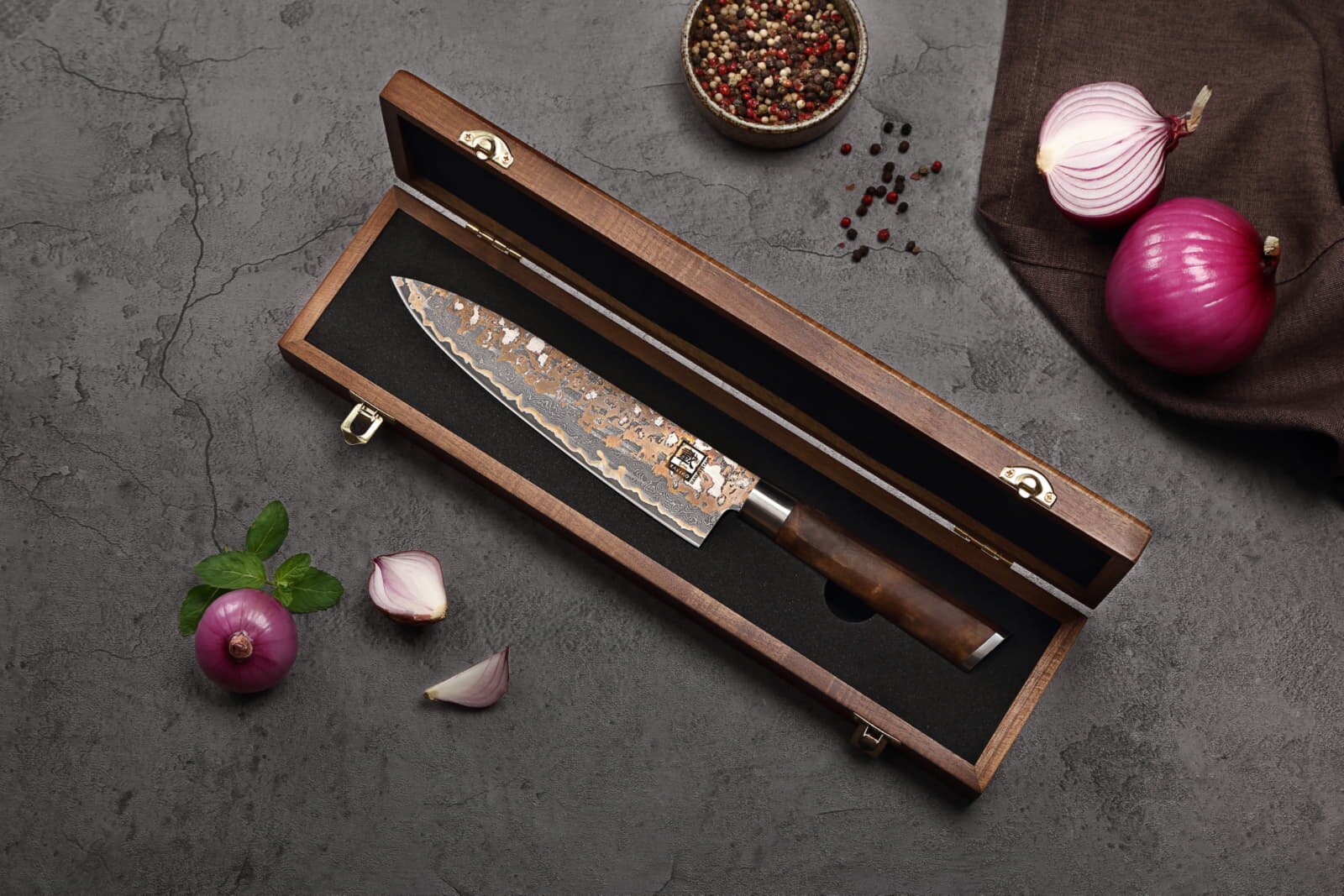 Zayiko MysticMagma - Chefmesser 20cm - Damastmesser mit Bronze- und Kupfereinlage