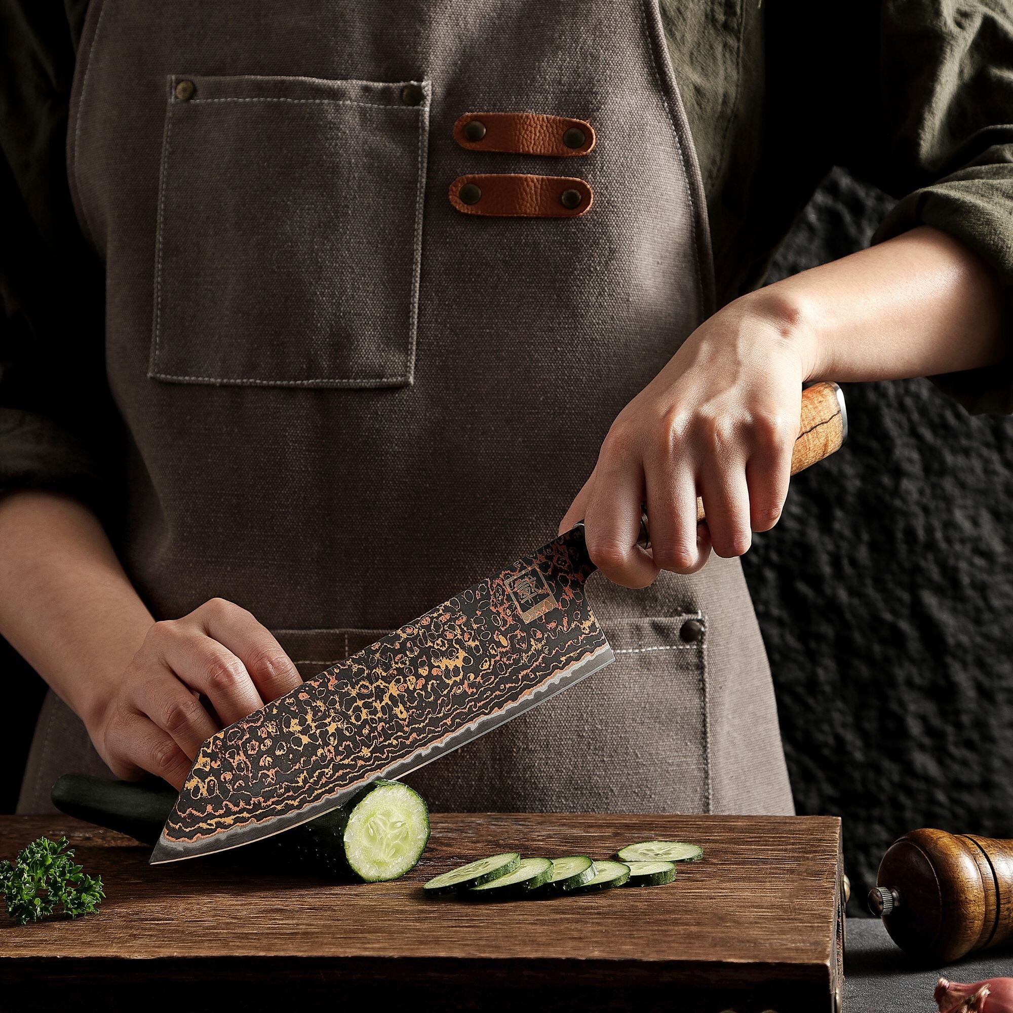 Zayiko BlackMagma - Kiritsuke 21cm - Damastmesser in schwarz mit Bronze- und Kupferelementen