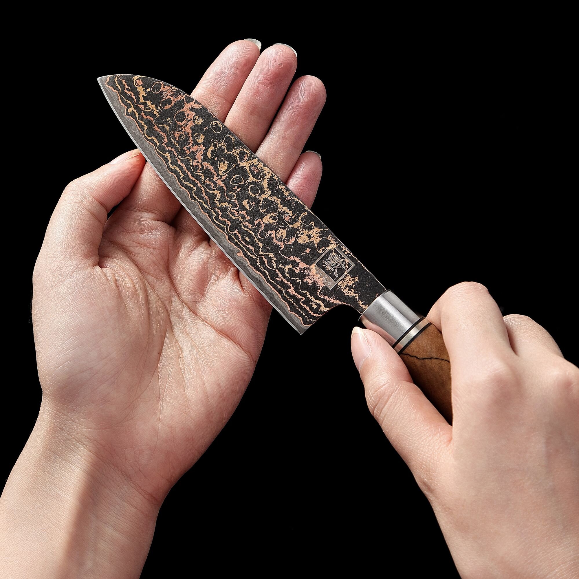 Zayiko BlackMagma - Santoku klein 12 cm - Damastmesser in schwarz mit Bronze- und Kupferelementen