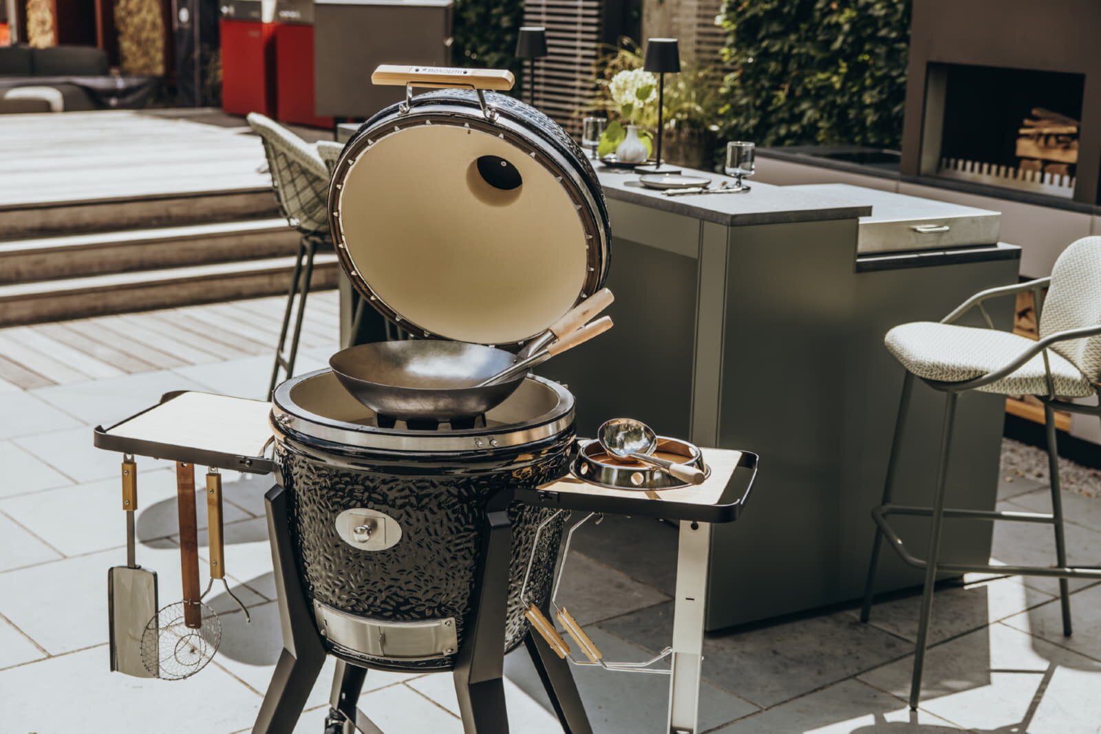 Keramikgrill Monolith Two.55 (Classic) Two-Smart-Flow Bundle inkl. Gestell & Blower, Schwarz