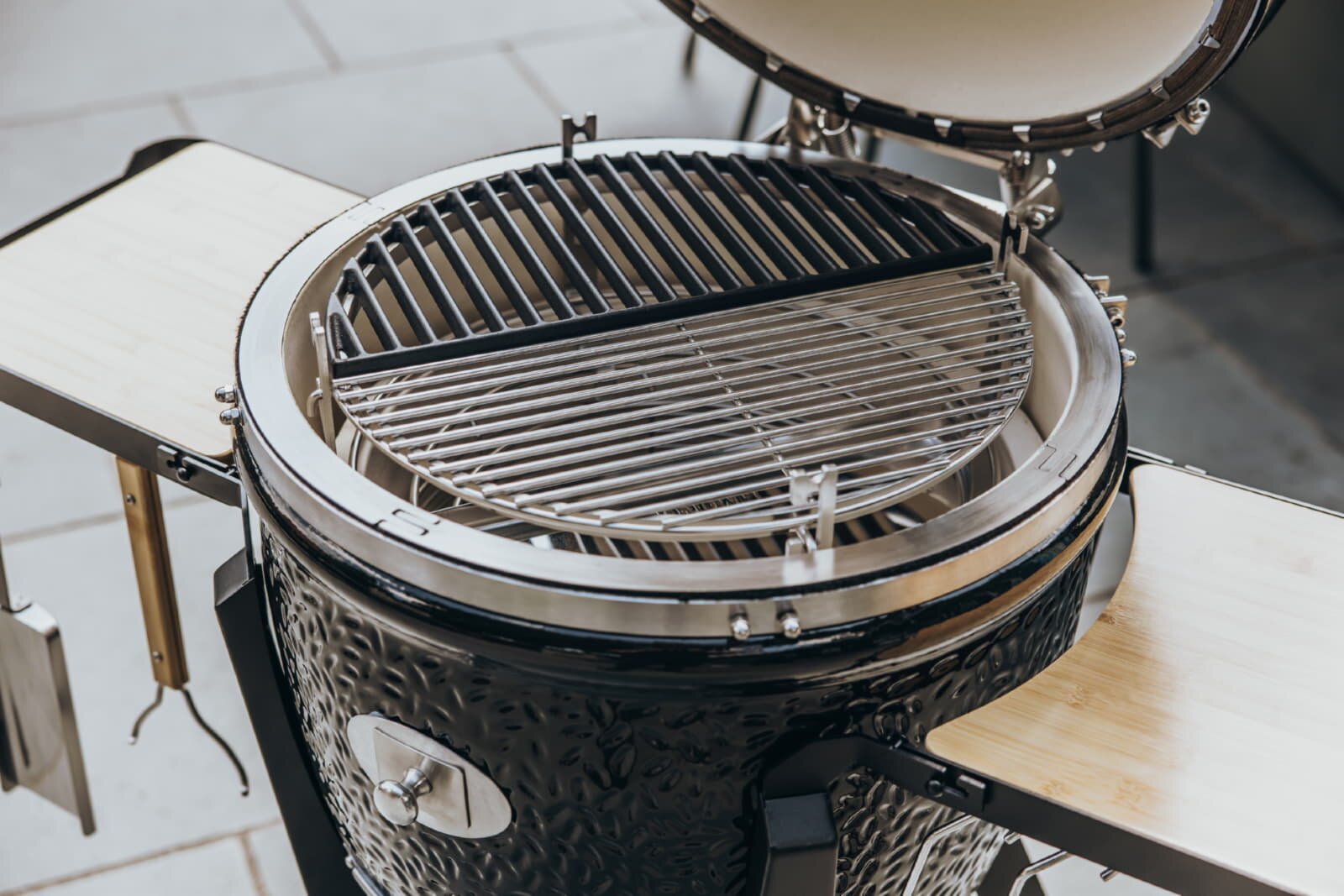 Keramikgrill Monolith Two.55 (Classic) Two-Smart-Flow Bundle inkl. Gestell & Blower, Schwarz