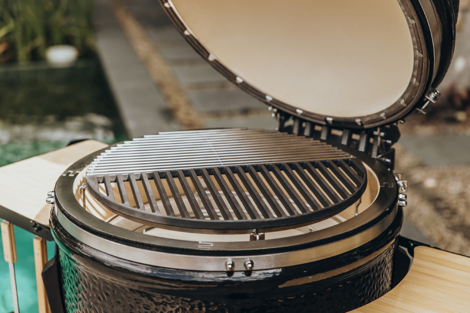 Keramikgrill Monolith Two.66 (LeChef) Starterset, Schwarz