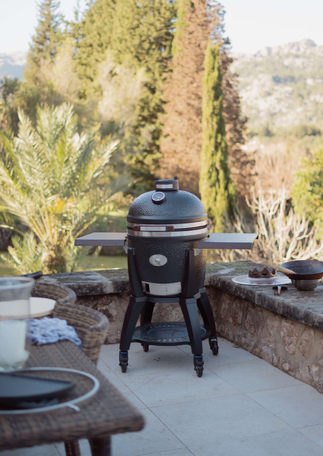 Keramikgrill Monolith Avantgarde.66 (LeChef), Schwarz - Starterset